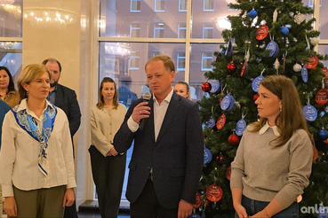 В Доме правительства Ленобласти дали старт региональной акции «Ёлка желаний»