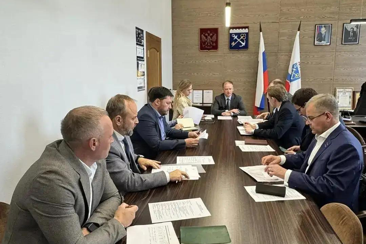 Комитет по ТЭК обсудил топливообеспечение региона с руководством нефтяных компаний